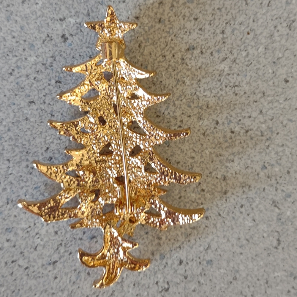 Angel Wing Tree Pin - Picture 3 of 5